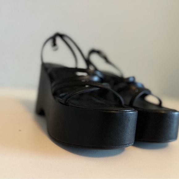 Strappy Black Platform Sandal Size 6 - Picture 2 of 13